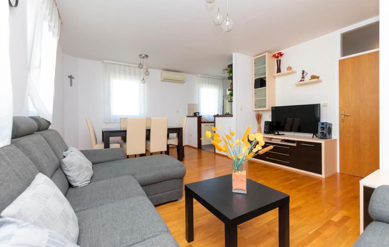 Apartment Pepalo,Omis Free Parking エクステリア 写真