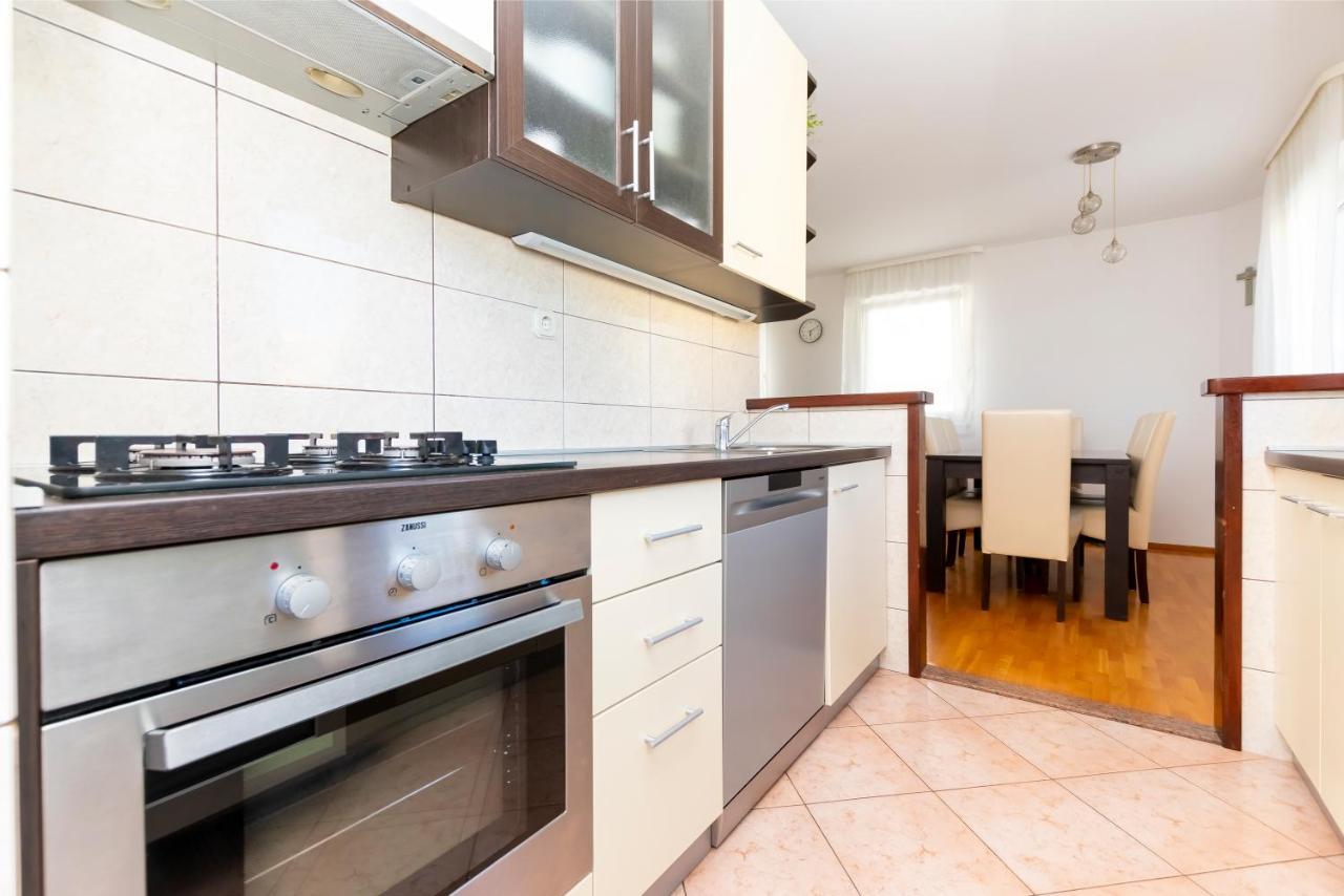 Apartment Pepalo,Omis Free Parking エクステリア 写真